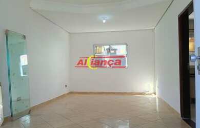 Imagem: A casa possui 3 Dormitórios, 1 Banheiro, 2 Vagas na garagem