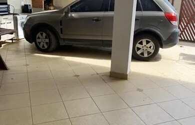 Imagem: A casa possui 5 Dormitórios, 5 Banheiros, 4 Vagas na garagem