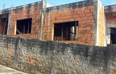 Imagem 4: Sobrados inacabados Boituva