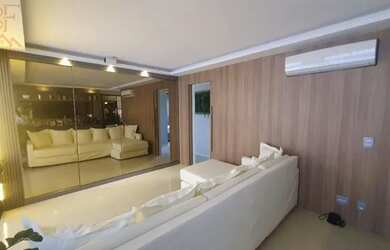 Imagem: A casa em condomínio à venda possui 4 Dormitórios, 4 Banheiros