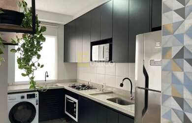 Imagem: O apartamento possui 2 Dormitórios, 1 Banheiro, 1 Vaga na garagem