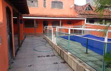 Imagem: A casa à venda possui 5 Dormitórios, 5 Banheiros, 2 Vagas