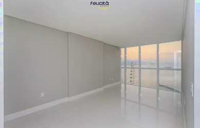 Imagem: O apartamento possui 4 Dormitórios, 4 Banheiros, 3 Vagas na