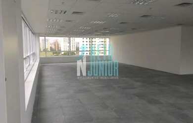 Imagem: O depósito possui 5 Vagas na garagem, 514-0m² de Área e está