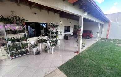 Imagem: A casa em condomínio possui 4 Dormitórios, 3 Banheiros, 5