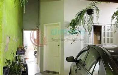 Imagem: A casa possui 3 Dormitórios, 3 Banheiros, 2 Vagas na garagem