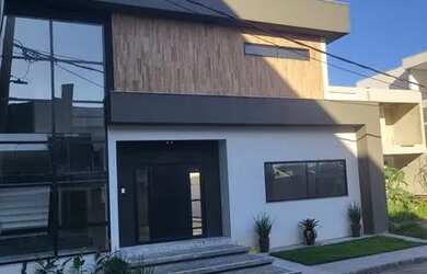 Imagem: A casa em condomínio possui 5 Dormitórios, 5 Banheiros, 1