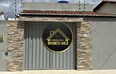 Imagem: A casa possui 2 Dormitórios, 2 Banheiros, 2 Vagas na garagem