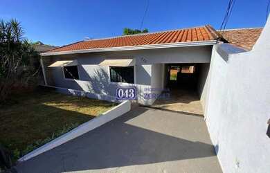 Imagem: A casa possui 2 Dormitórios, 1 Banheiro, 3 Vagas na garagem