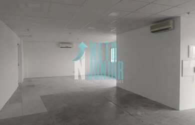 Imagem: O depósito possui 1 Vaga na garagem, 48m² de Área e está