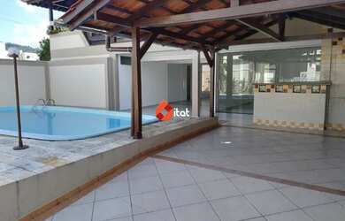 Imagem: A casa possui 2 Dormitórios, 3 Banheiros, 1 Vaga na garagem