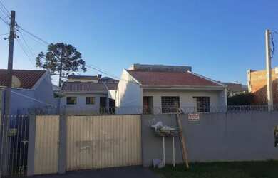 Imagem: A casa possui 2 Dormitórios, 1 Banheiro, 1 Vaga na garagem