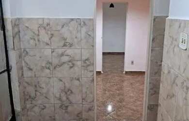 Imagem: A casa possui 1 Dormitório, 1 Banheiro e está localizado