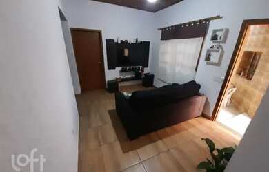 Imagem: A casa possui 3 Dormitórios, 3 Banheiros, 3 Vagas na garagem