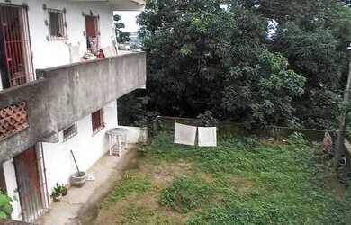 Imagem: A casa possui 2 Dormitórios, 2 Banheiros, 2 Vagas na garagem