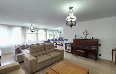 Imagem: O apartamento possui 4 Dormitórios, 5 Banheiros, 2 Vagas na