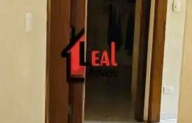 Imagem: O apartamento possui 3 Dormitórios, 1 Banheiro, 1 Vaga na garagem