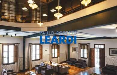 Imagem: O apartamento possui 4 Dormitórios, 3 Banheiros, 5 Vagas na