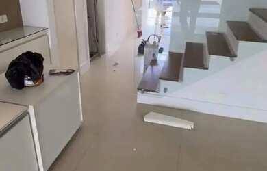 Imagem 2: Sobrado para aluguel possui 230 m² com 3 suítes em Tamboré - Santana de Parnaíba - SP