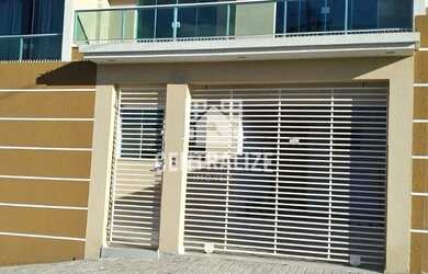 Imagem: A casa possui 2 Dormitórios, 2 Banheiros, 2 Vagas na garagem