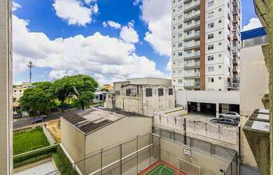 Imagem: O apartamento possui 3 Dormitórios, 1 Banheiro, 1 Vaga na garagem