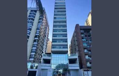 Imagem: O apartamento possui 2 Dormitórios, 2 Banheiros, 2 Vagas na