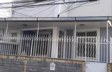 Imagem: A casa possui 2 Dormitórios e 1 Banheiro e está localizado