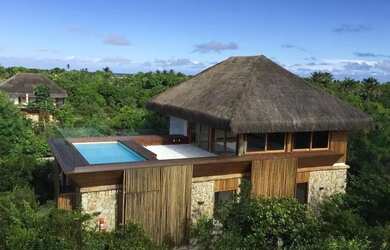 Imagem: A casa possui 3 Dormitórios, 4 Banheiros, 1 Vaga na garagem