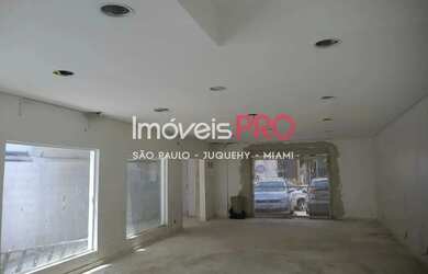 Imagem: O depósito possui 4 Vagas na garagem, 150m² de Área e está