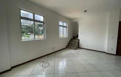 Imagem: O apartamento possui 4 Dormitórios, 1 Banheiro, 2 Vagas na