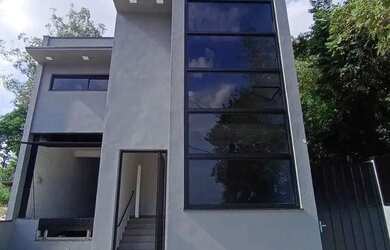 Imagem: O depósito possui 3 Vagas na garagem, 260m² de Área e está