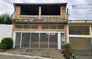 Imagem: A casa possui 3 Dormitórios, 3 Banheiros, 2 Vagas na garagem