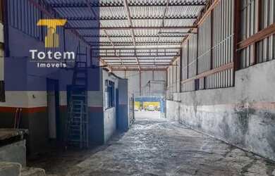 Imagem: O depósito possui 5 Vagas na garagem, 300m² de Área e está