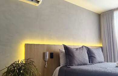 Imagem: O studio possui 1 Dormitório, 1 Banheiro, 20m² de Área e