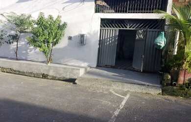 Imagem: A casa possui 3 Dormitórios, 3 Banheiros, 1 Vaga na garagem