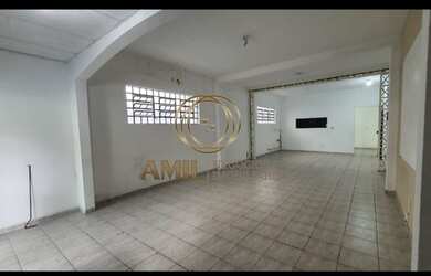 Imagem: O depósito possui 2 Vagas na garagem e 55m² de Área e está