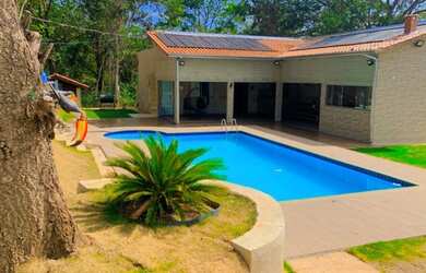 Imagem: A chácara possui 1.250m² de Área, Piscina e está localizado