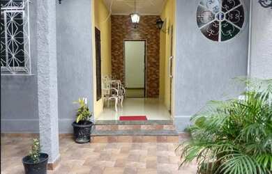 Imagem: A casa possui 2 Dormitórios, 2 Banheiros, 1 Vaga na garagem