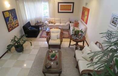 Imagem: A casa em condomínio possui 4 Dormitórios, 5 Banheiros, 4