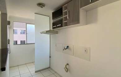 Imagem: O apartamento possui 2 Dormitórios, 1 Banheiro, 1 Vaga na garagem