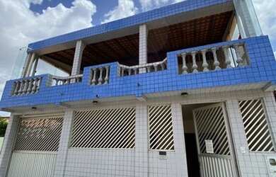 Imagem: A casa em condomínio possui 5 Dormitórios, 4 Banheiros, 2