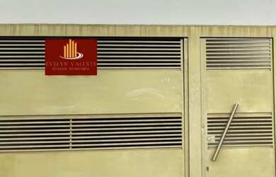 Imagem: A casa possui 2 Dormitórios, 1 Banheiro, 2 Vagas na garagem