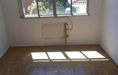 Imagem 6: Rua Fagundes Varela juntinho ao Ingá -Amplo apartamento com 3 quartos...