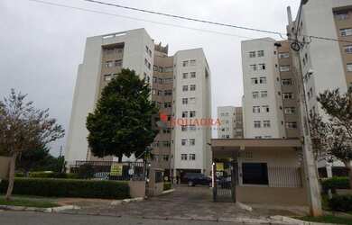 Imagem: O apartamento possui 3 Dormitórios, 1 Banheiro, 1 Vaga na garagem