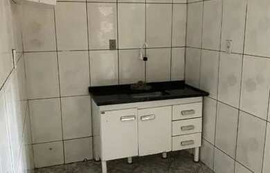 Imagem: A casa possui 2 Dormitórios, 2 Banheiros e está localizado