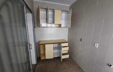 Imagem: A casa possui 3 Dormitórios, 2 Banheiros, 4 Vagas na garagem