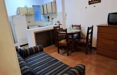 Imagem: A kitnet possui 1 Dormitório, 1 Banheiro, 1 Vaga na garagem