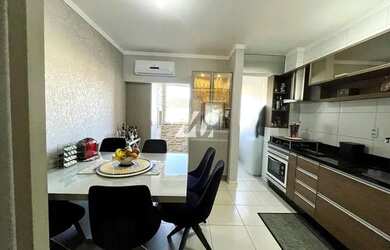 Imagem: O apartamento possui 2 Dormitórios, 2 Banheiros, 1 Vaga na