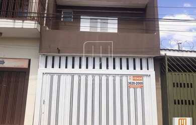 Imagem: O depósito possui 2 Vagas na garagem, 180m² de Área e está