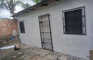 Imagem: A casa possui 2 Dormitórios, 1 Banheiro, 1 Vaga na garagem